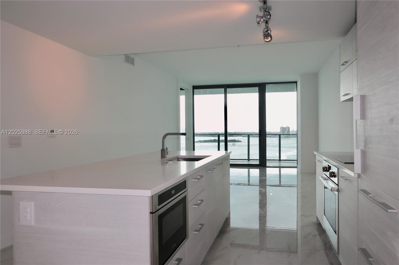 650 NE 32 #1605, Miami FL 33137