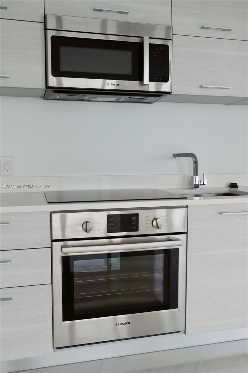 650 NE 32 #1605, Miami FL 33137