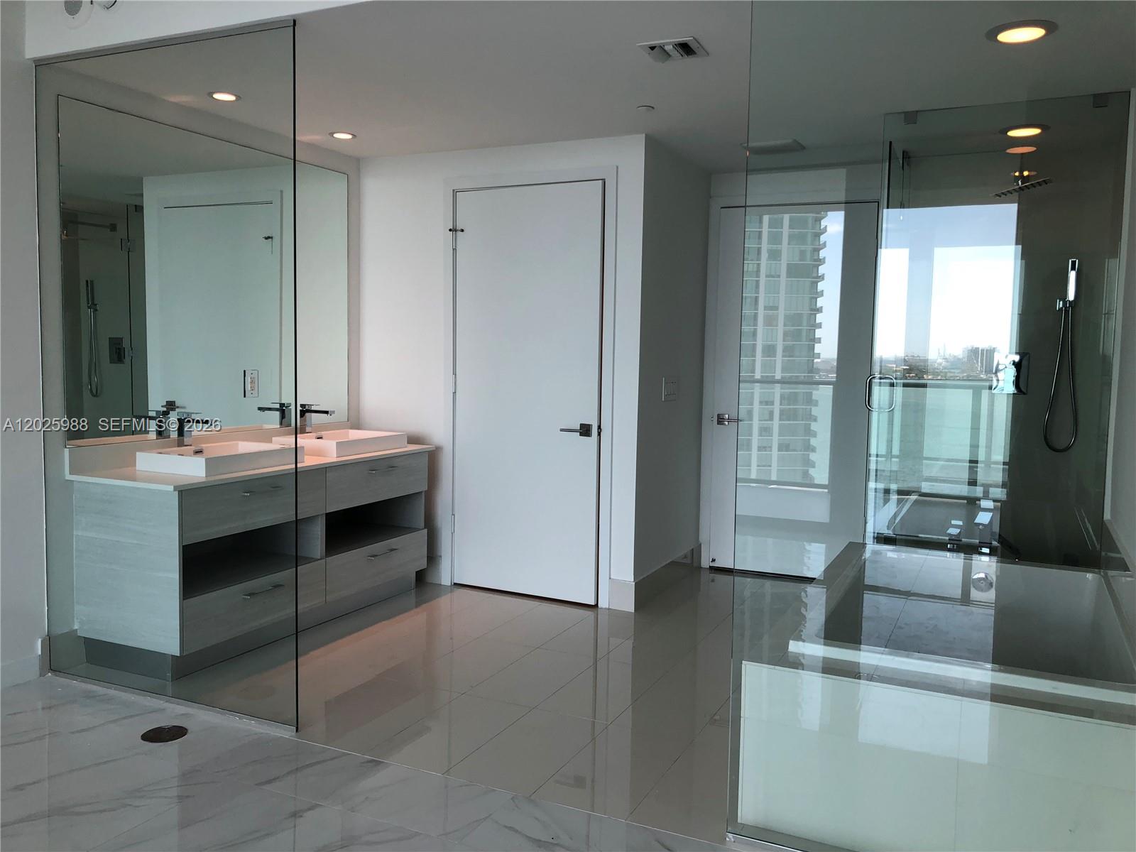 650 NE 32 #1605, Miami FL 33137