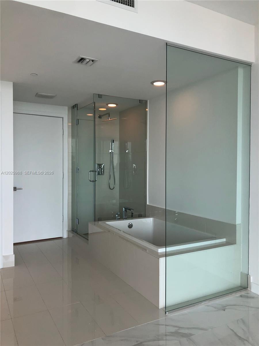 650 NE 32 #1605, Miami FL 33137