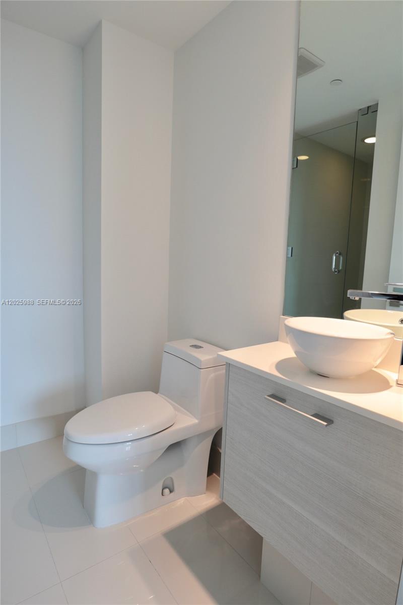 650 NE 32 #1605, Miami FL 33137