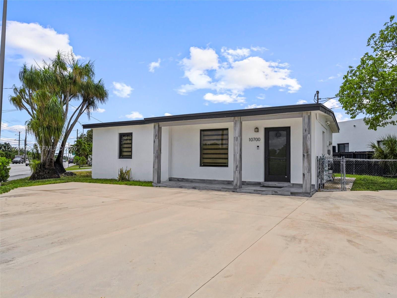 10700 SW 46th St, Miami FL 33165