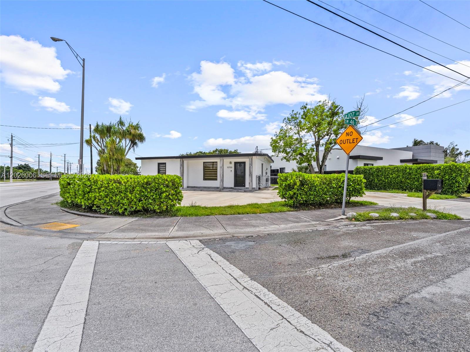10700 SW 46th St, Miami FL 33165