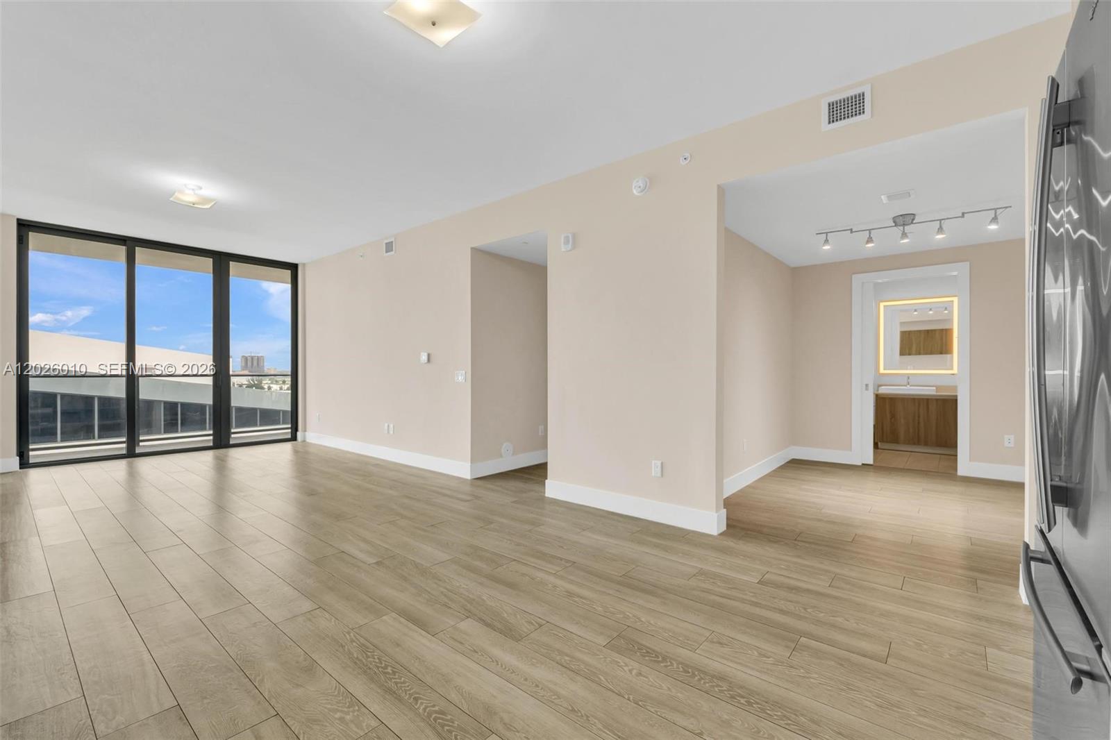2960 NE 207th St #1108, Aventura FL 33180