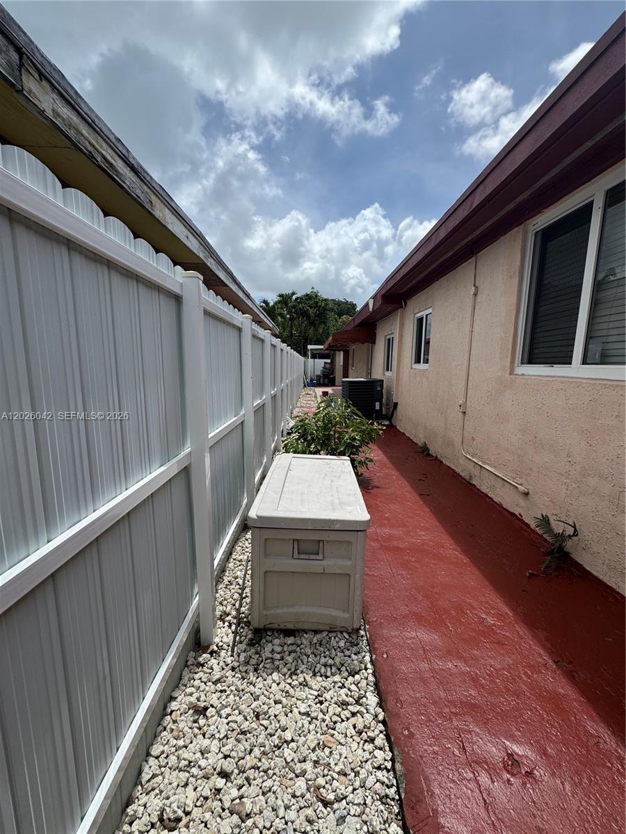 5551 E 4th Ave, Hialeah FL 33013