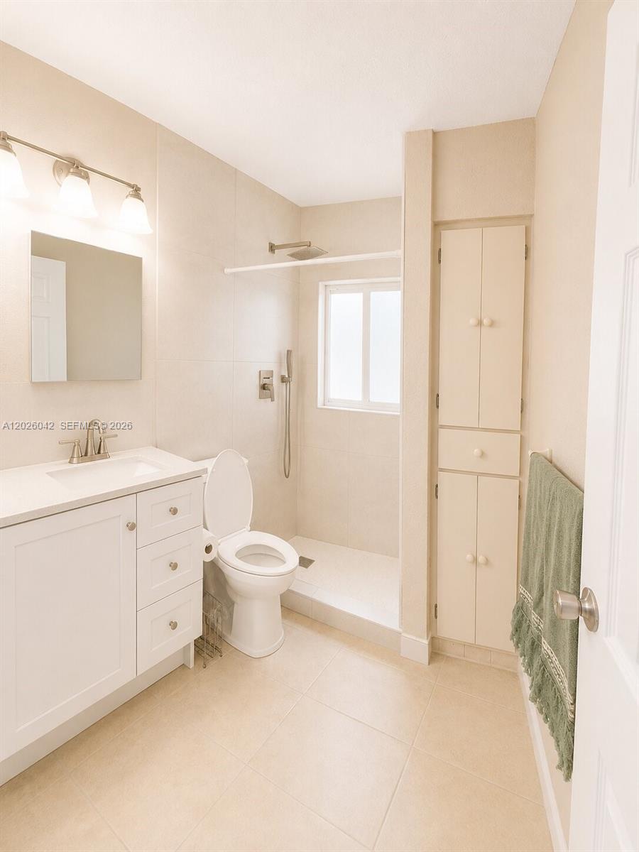 5551 E 4th Ave, Hialeah FL 33013