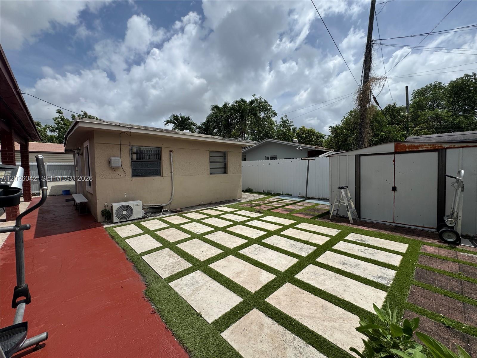 5551 E 4th Ave, Hialeah FL 33013
