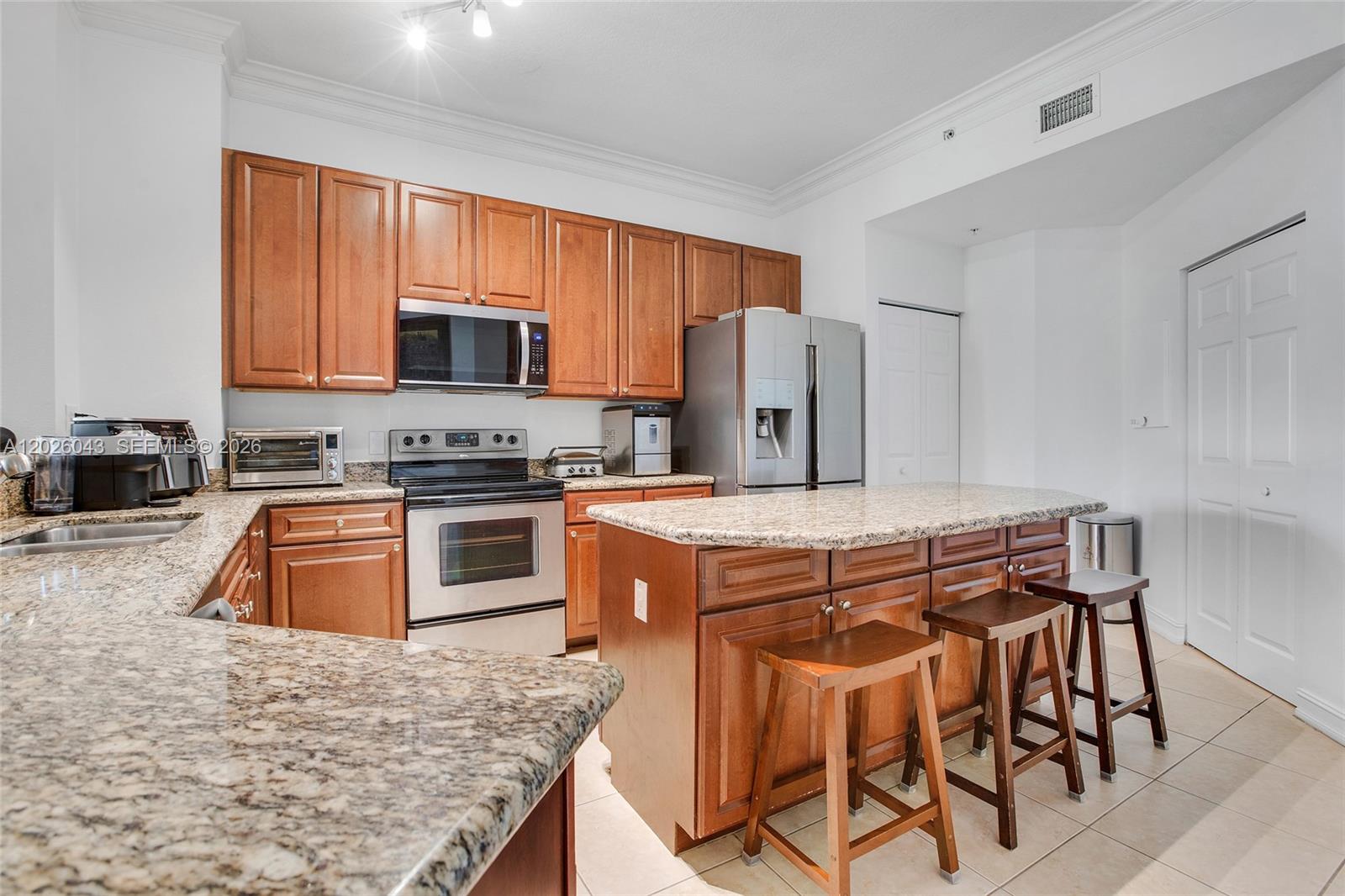 3001 NE 185th St #610, Aventura FL 33180