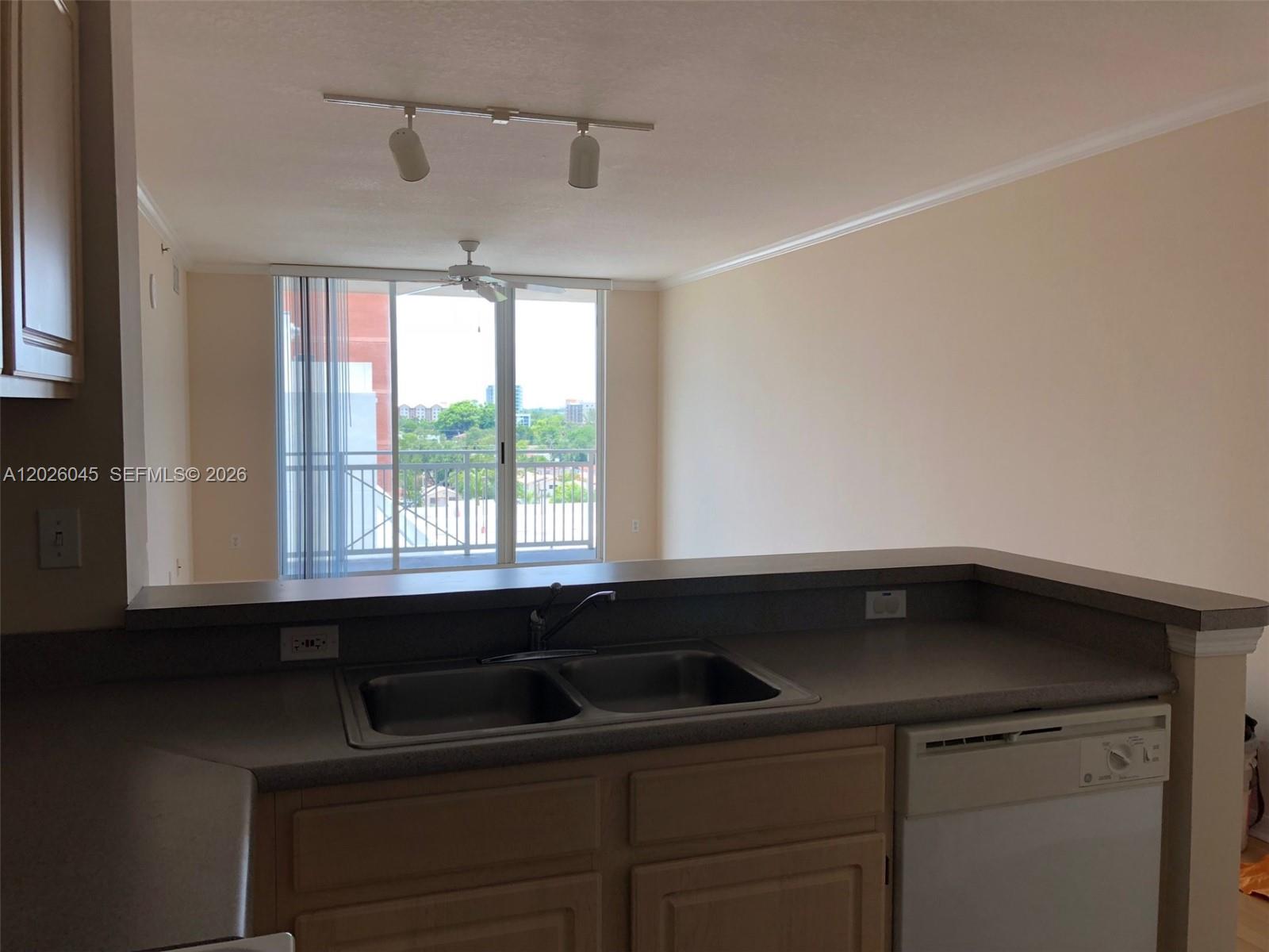 2665 SW 37th Ave #814, Miami FL 33133