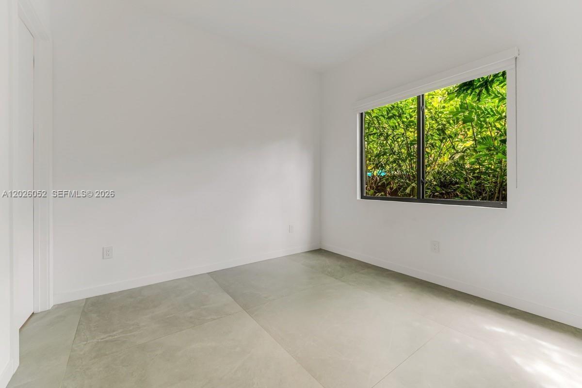 3741 Kumquat Ave, Miami FL 33133
