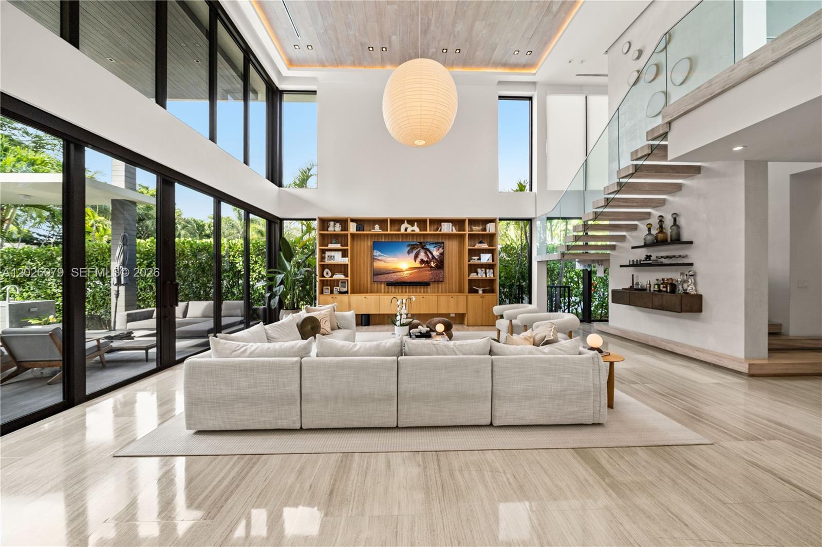 5061 N Bay Rd, Miami Beach FL 33140
