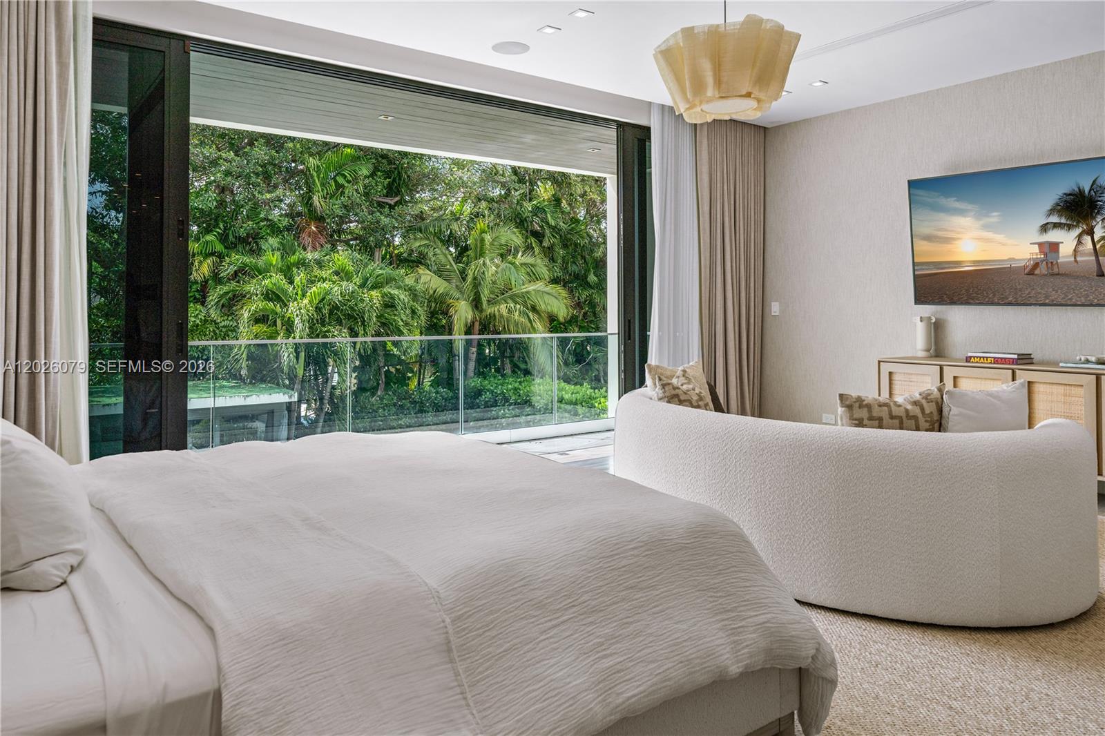 5061 N Bay Rd, Miami Beach FL 33140