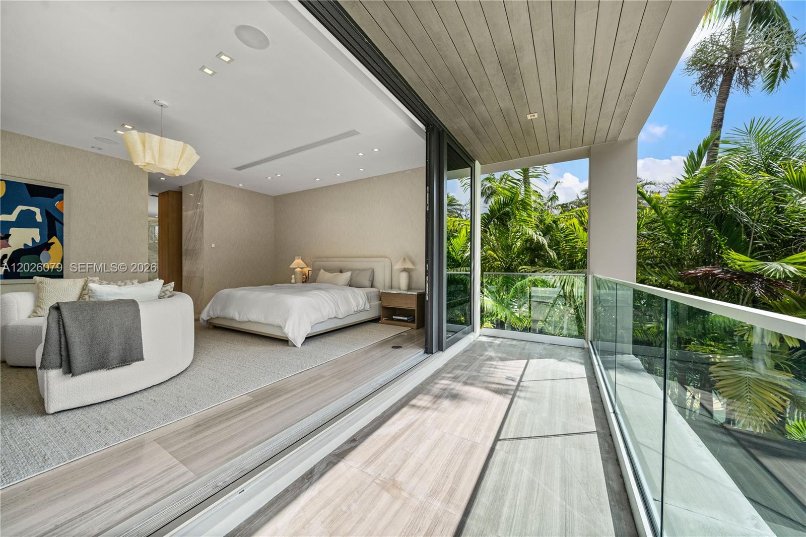 5061 N Bay Rd, Miami Beach FL 33140