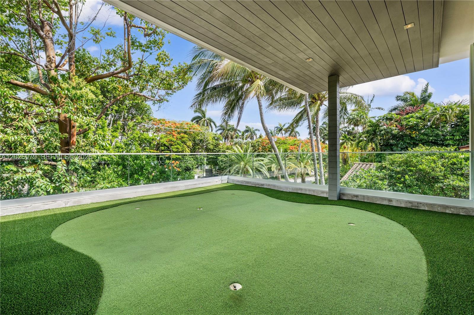 5061 N Bay Rd, Miami Beach FL 33140