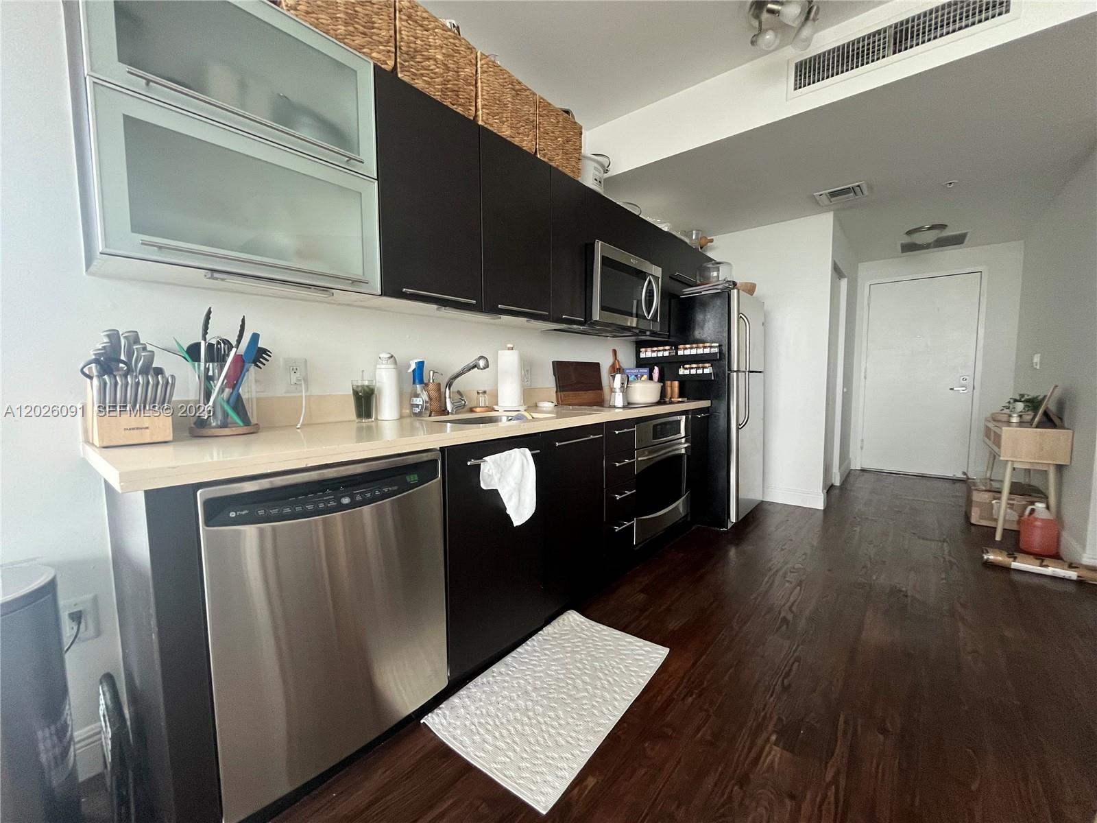 90 SW 3rd St #1705, Miami FL 33130