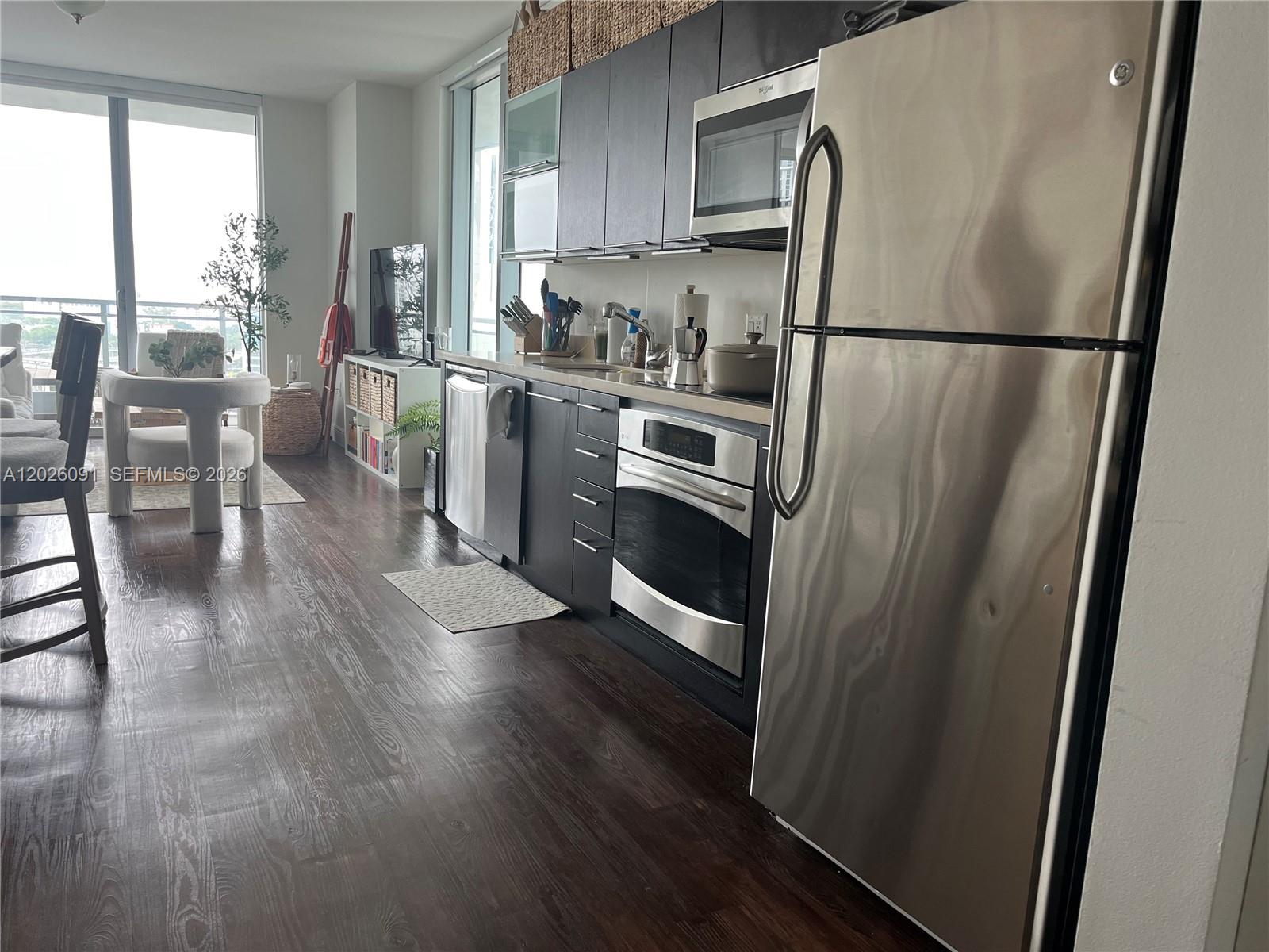 90 SW 3rd St #1705, Miami FL 33130