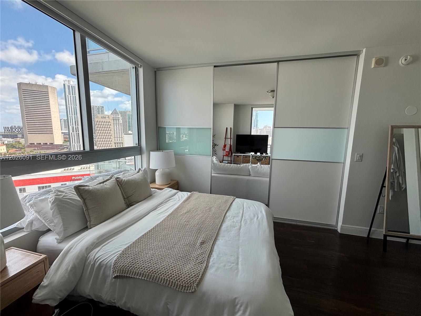 90 SW 3rd St #1705, Miami FL 33130