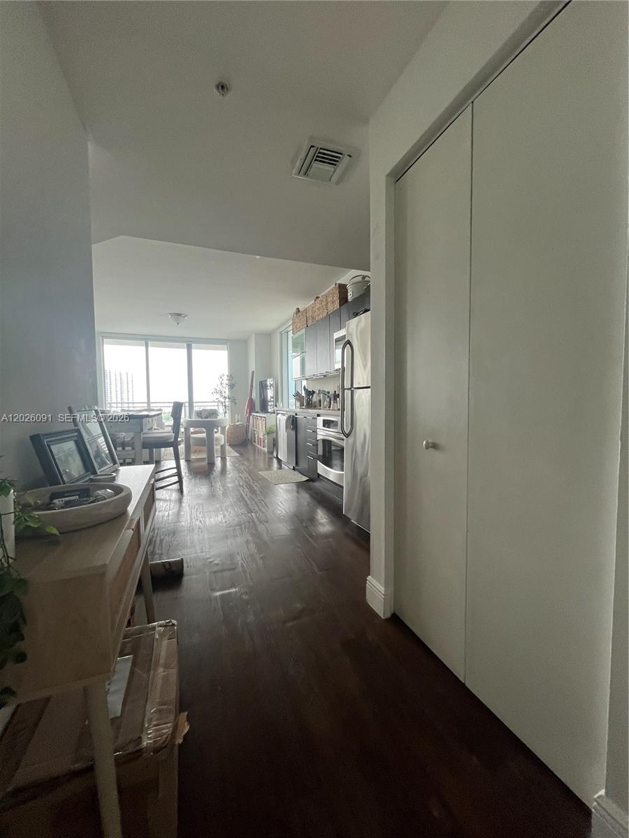 90 SW 3rd St #1705, Miami FL 33130