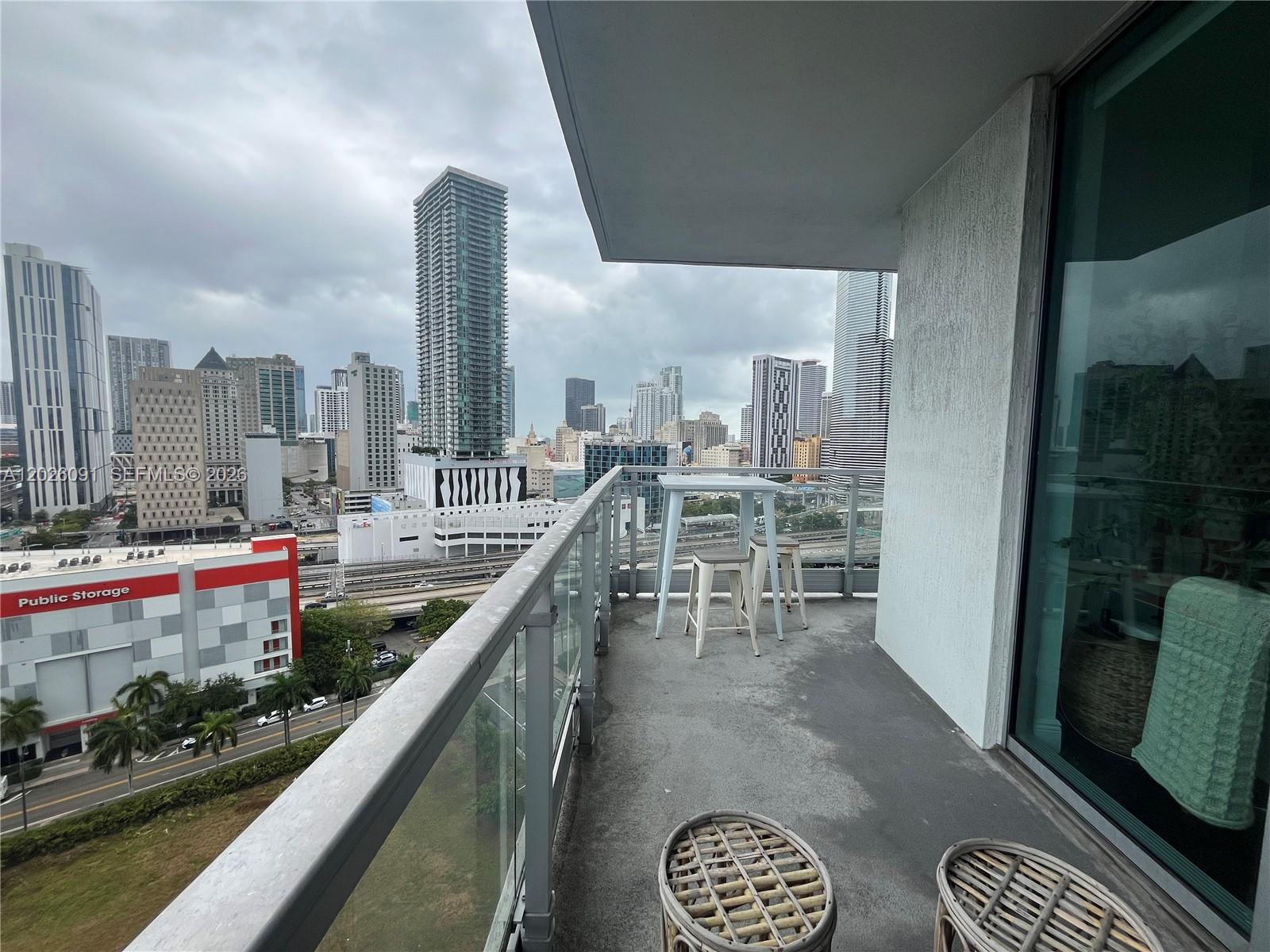 90 SW 3rd St #1705, Miami FL 33130