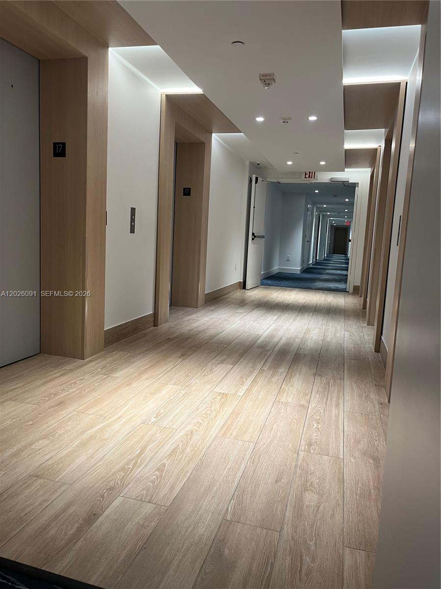90 SW 3rd St #1705, Miami FL 33130