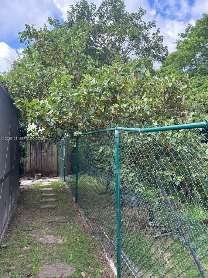 8040 SW 63rd Pl, Miami FL 33143