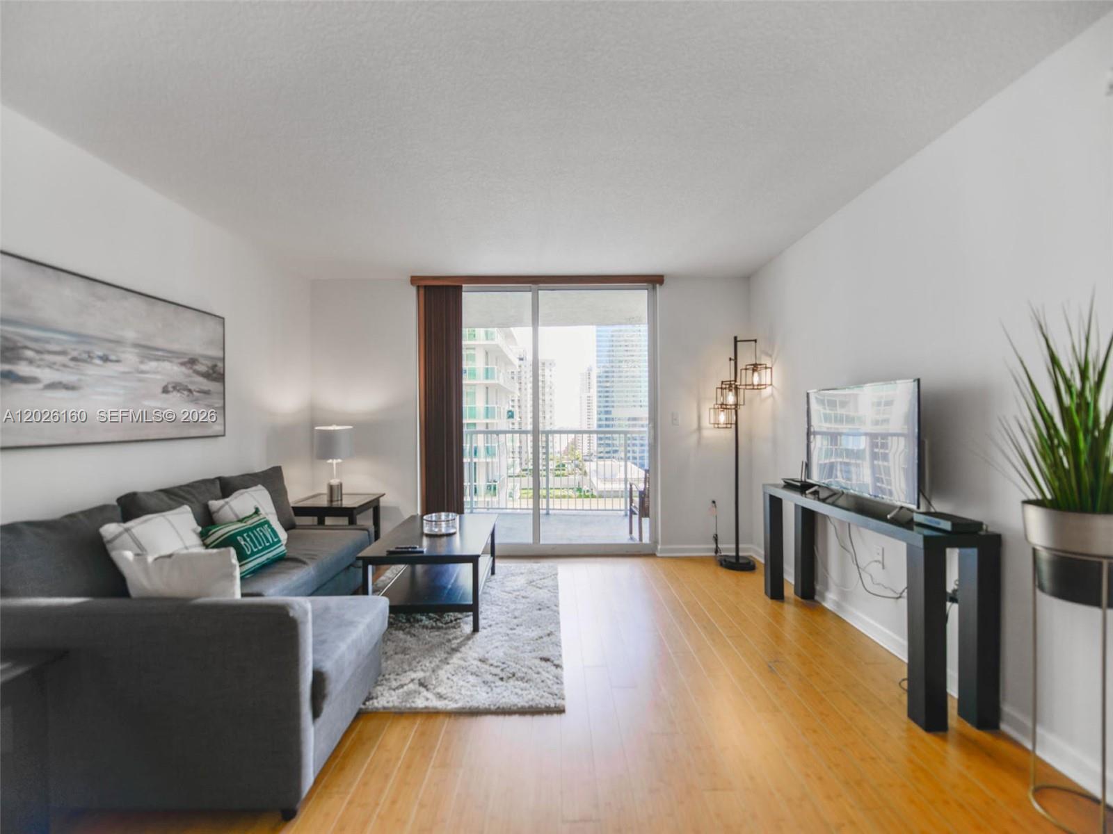 1200 Brickell Bay Dr #2119, Miami FL 33131