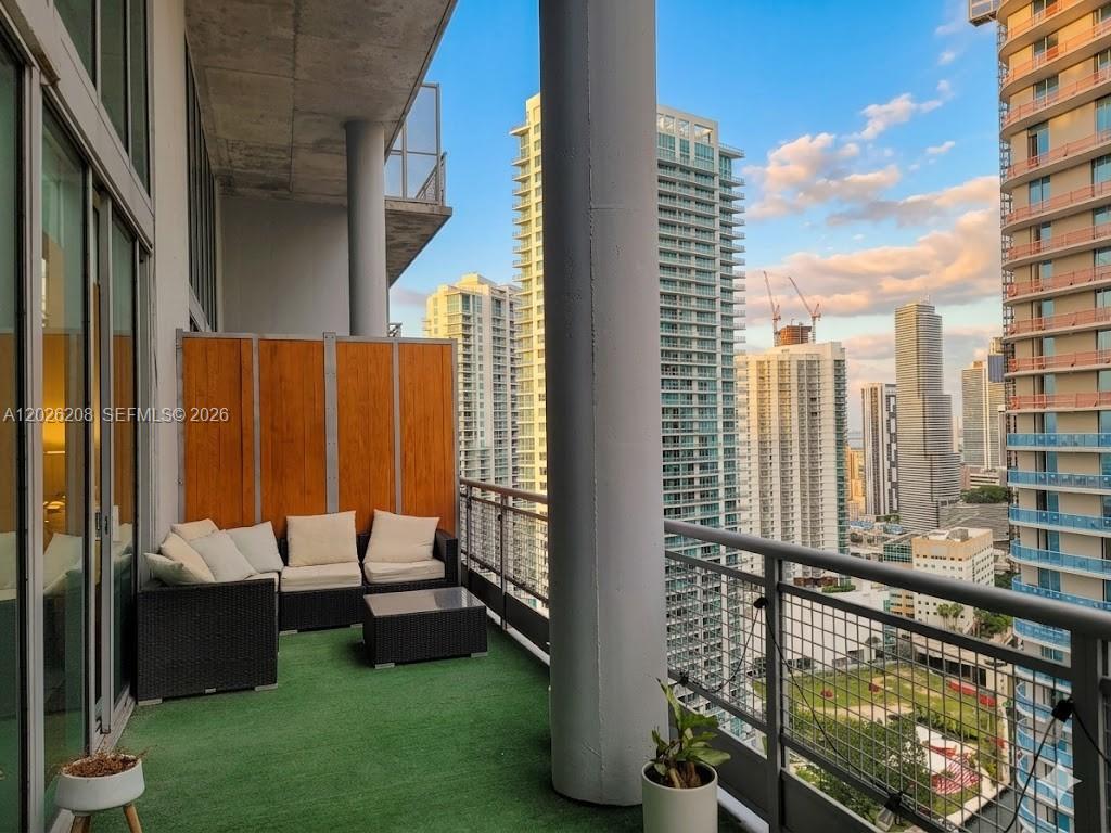690 SW 1st Ct #PHI12, Miami FL 33130