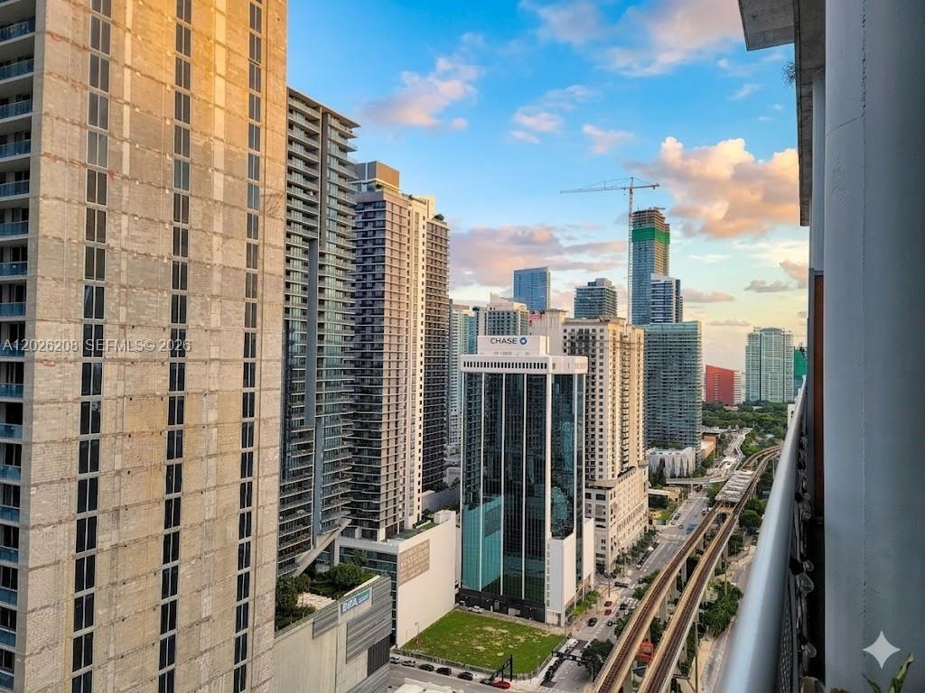 690 SW 1st Ct #PHI12, Miami FL 33130