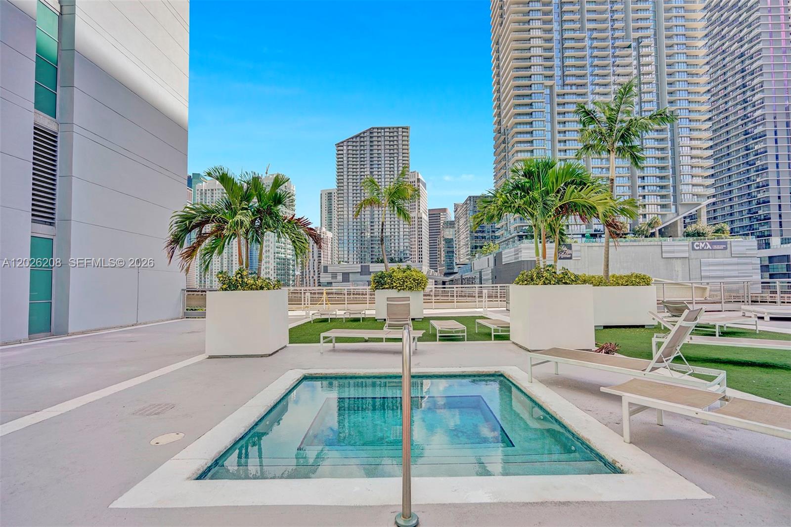 690 SW 1st Ct #PHI12, Miami FL 33130