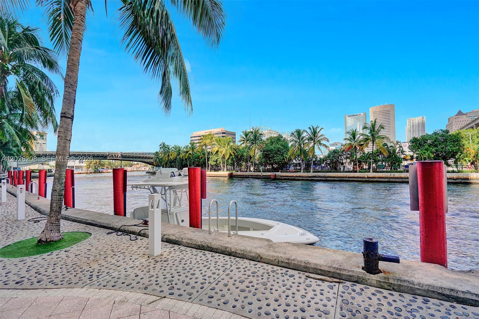 690 SW 1st Ct #PHI12, Miami FL 33130