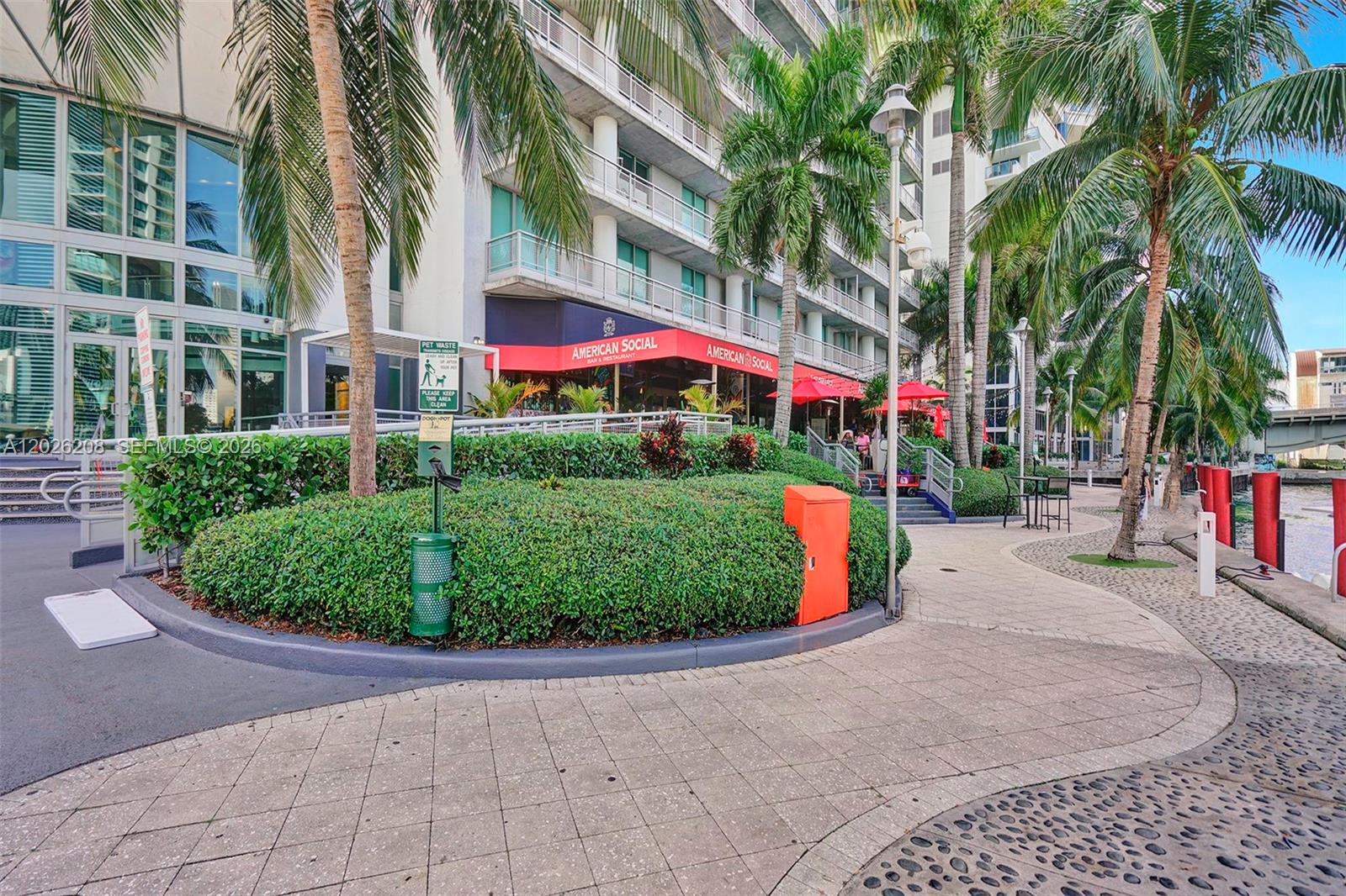 690 SW 1st Ct #PHI12, Miami FL 33130