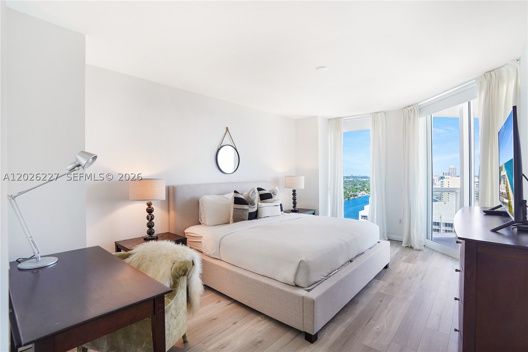 4779 Collins Ave #2908, Miami Beach FL 33140