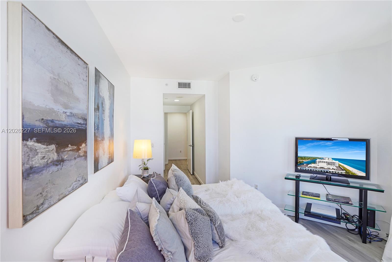 4779 Collins Ave #2908, Miami Beach FL 33140