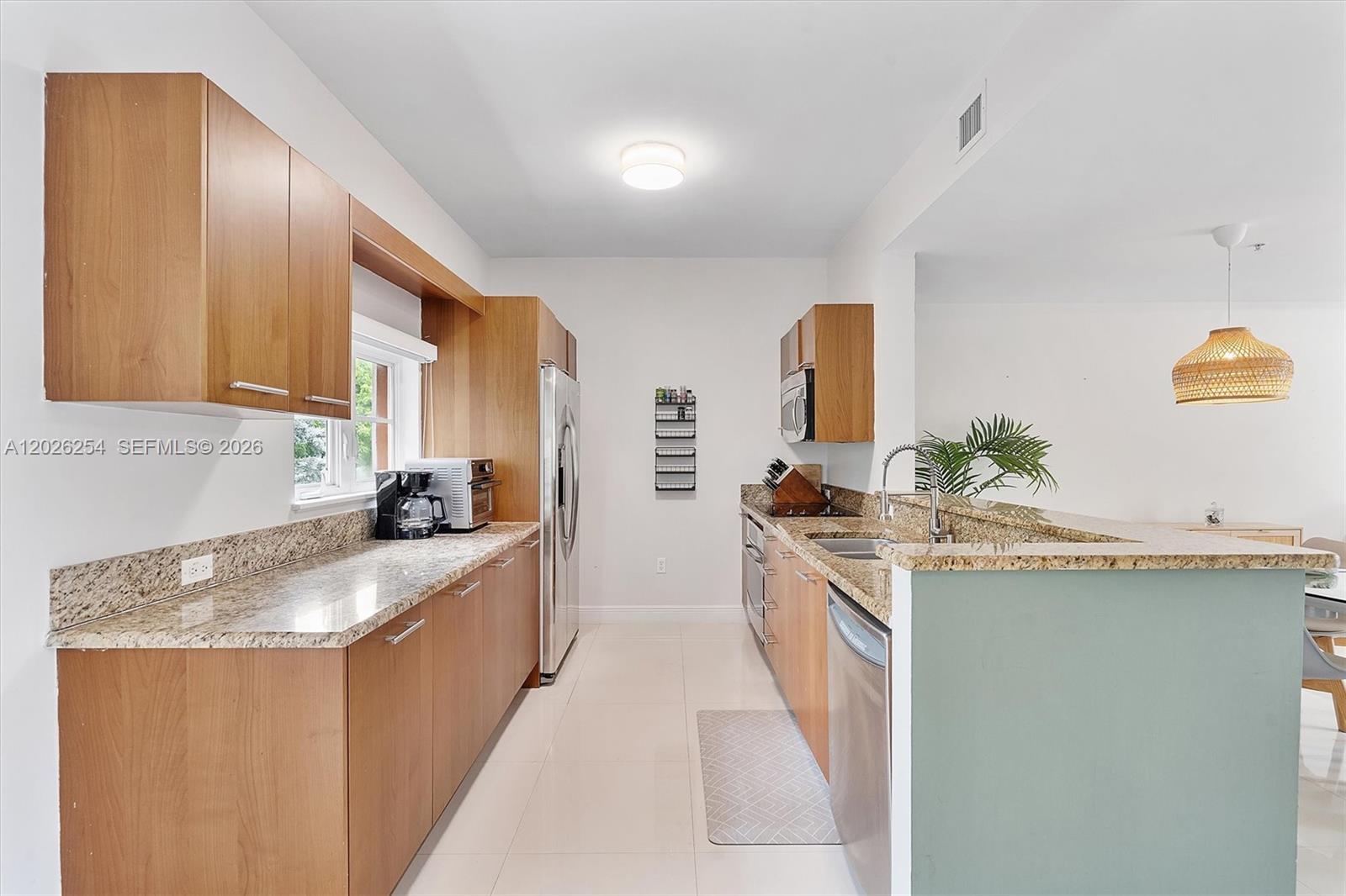 2704 NE 184th Ter, Aventura FL 33160