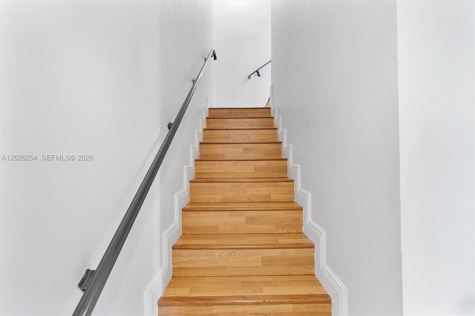 2704 NE 184th Ter, Aventura FL 33160