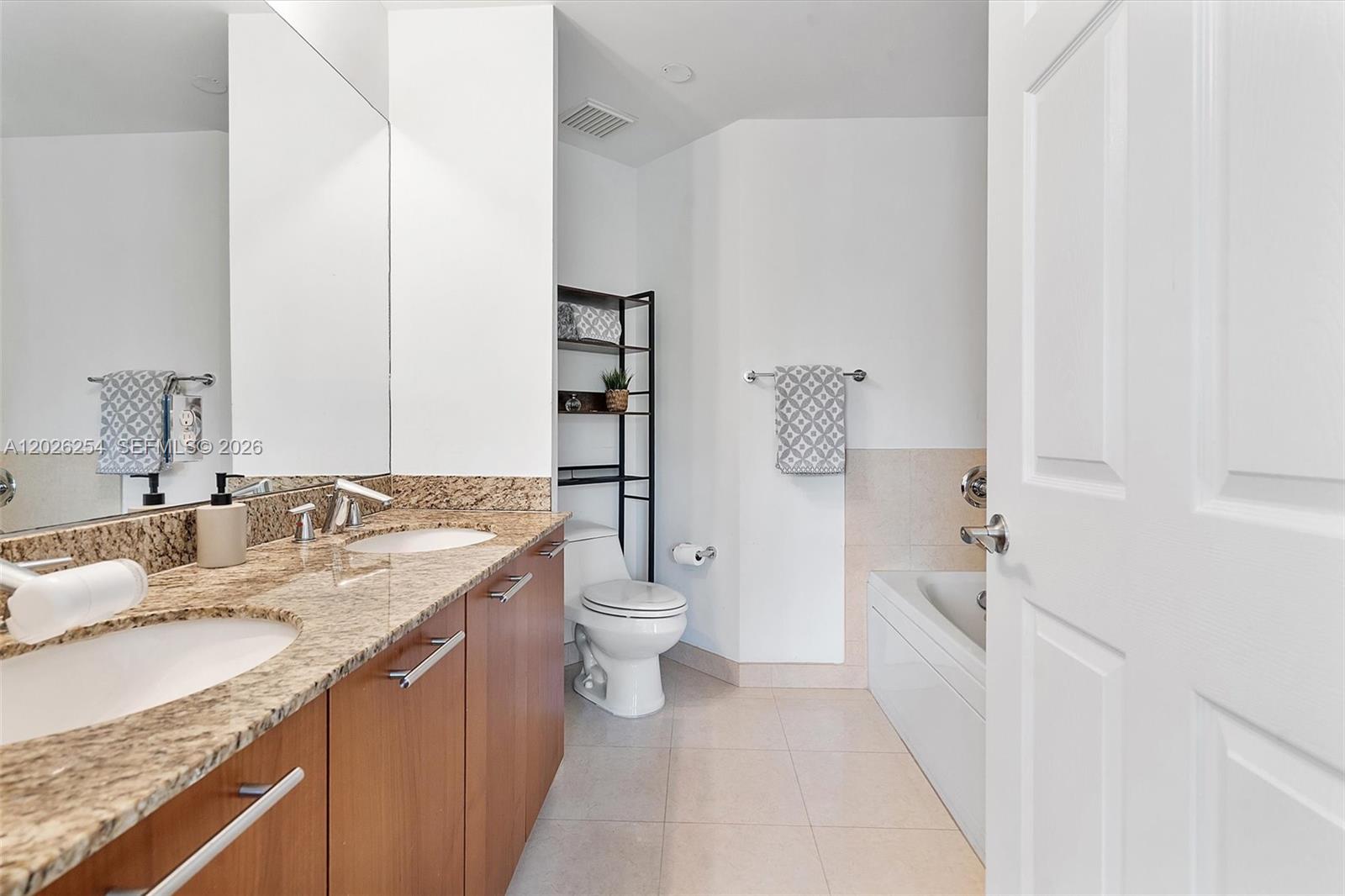 2704 NE 184th Ter, Aventura FL 33160