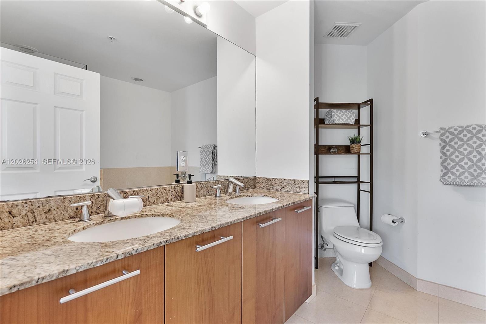 2704 NE 184th Ter, Aventura FL 33160