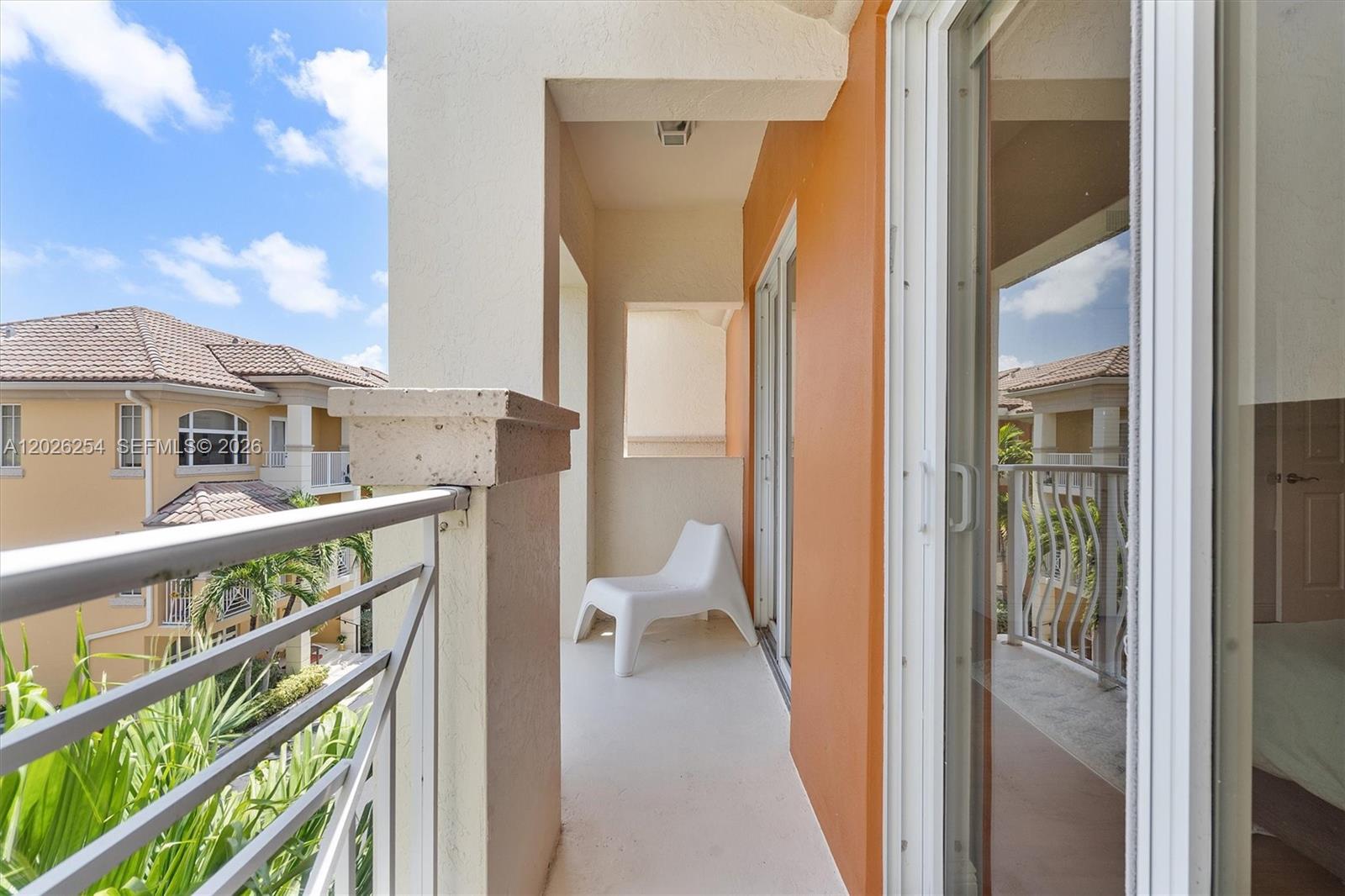 2704 NE 184th Ter, Aventura FL 33160