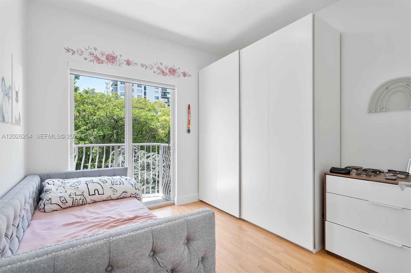 2704 NE 184th Ter, Aventura FL 33160