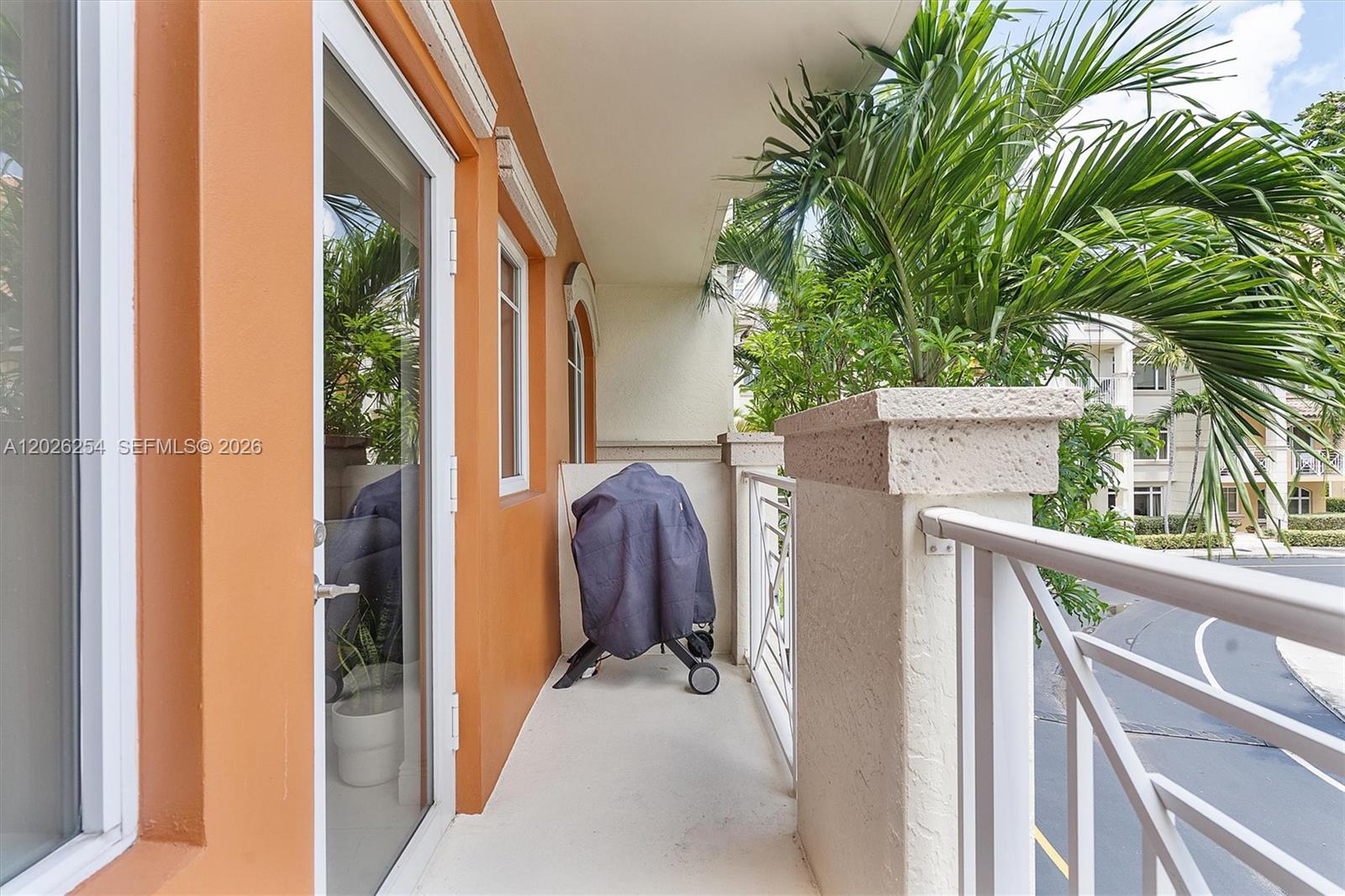 2704 NE 184th Ter, Aventura FL 33160