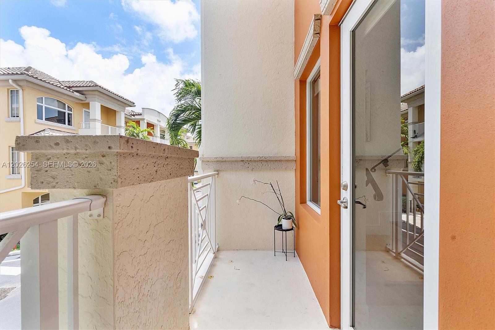 2704 NE 184th Ter, Aventura FL 33160