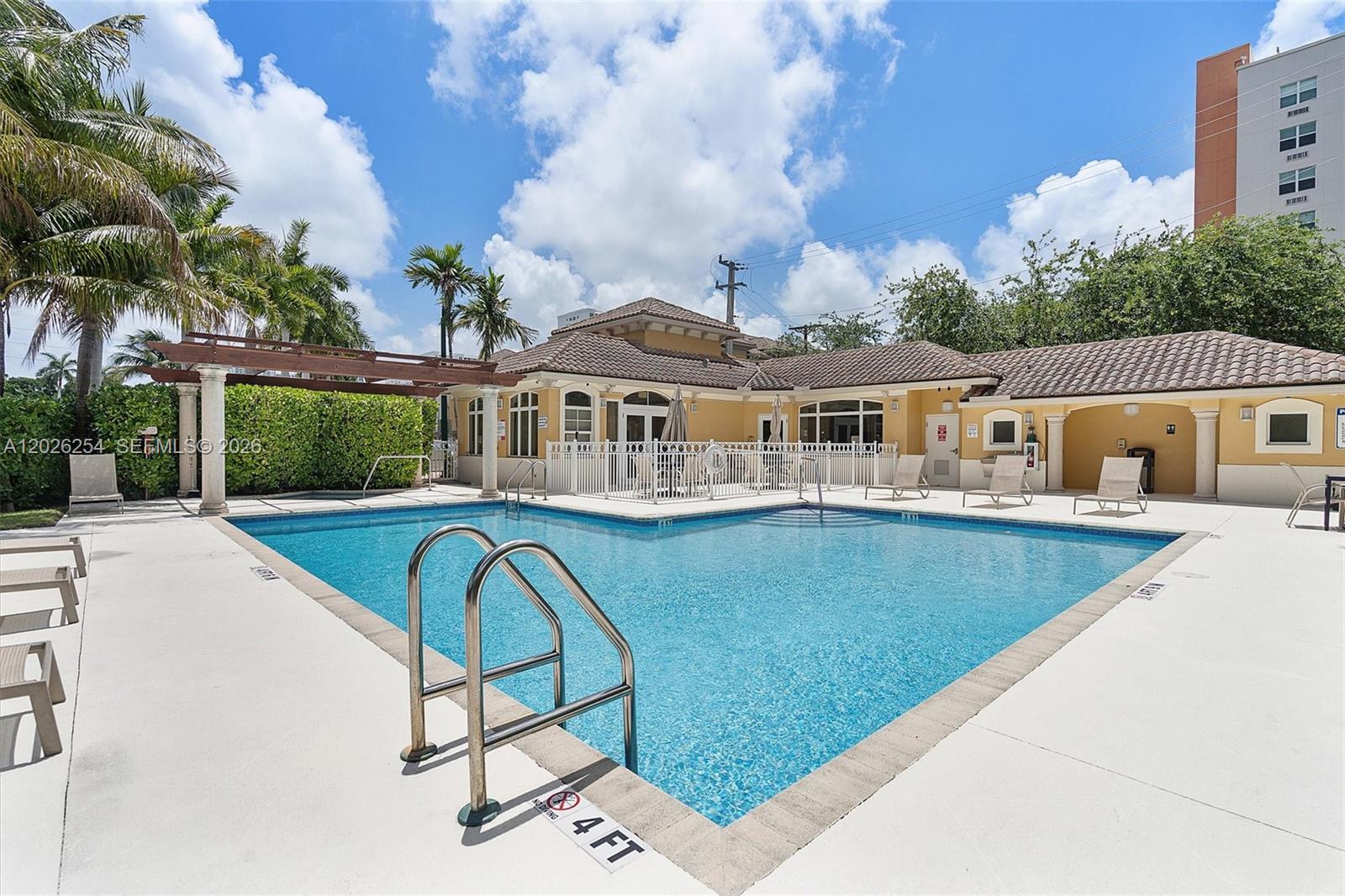 2704 NE 184th Ter, Aventura FL 33160