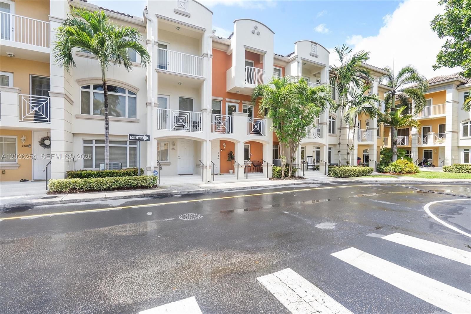 2704 NE 184th Ter, Aventura FL 33160