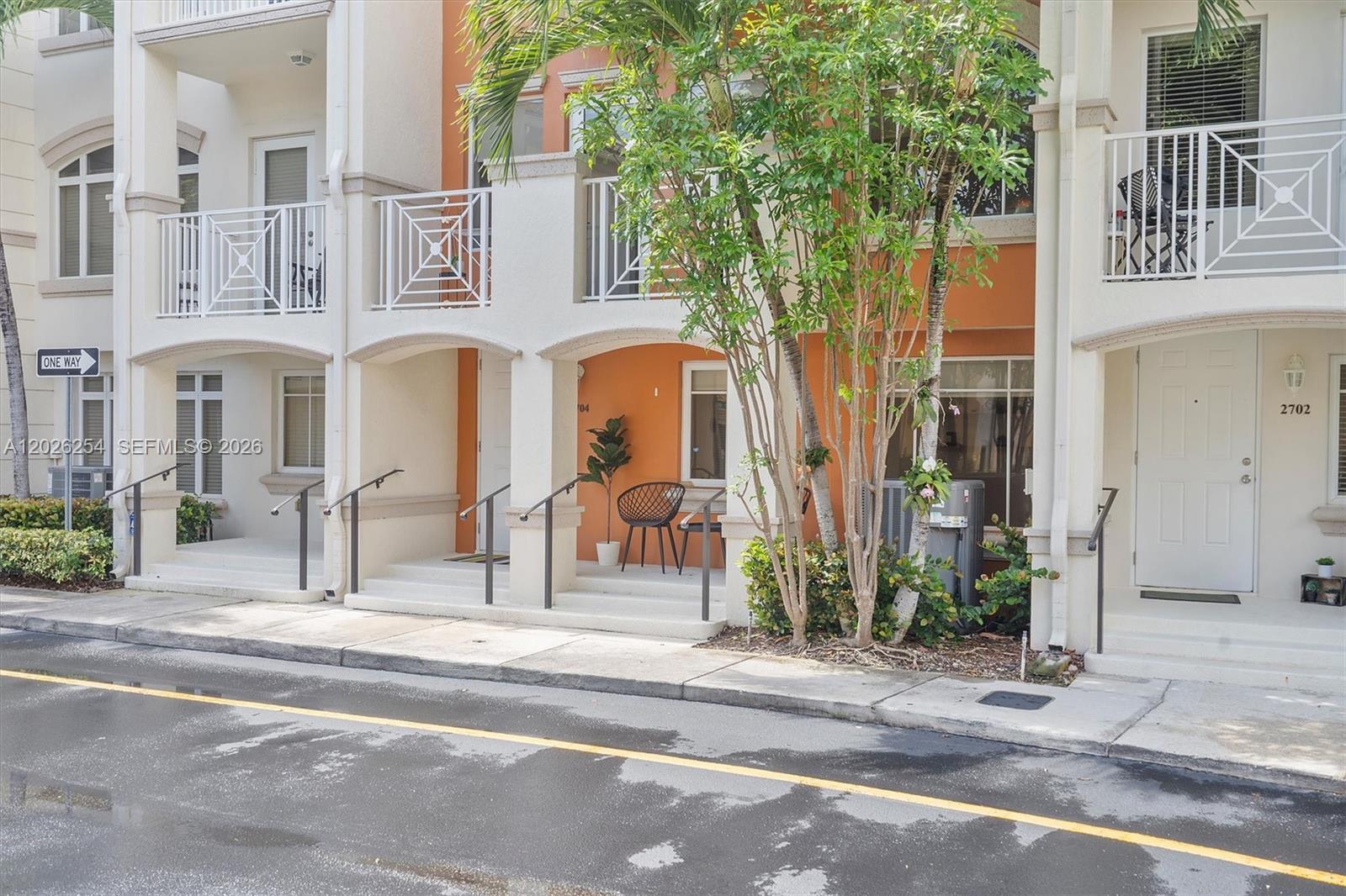 2704 NE 184th Ter, Aventura FL 33160