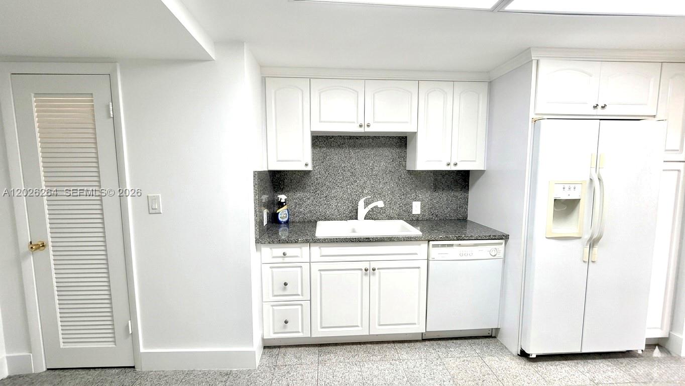 Miami Beach FL 33140 - A12026264
