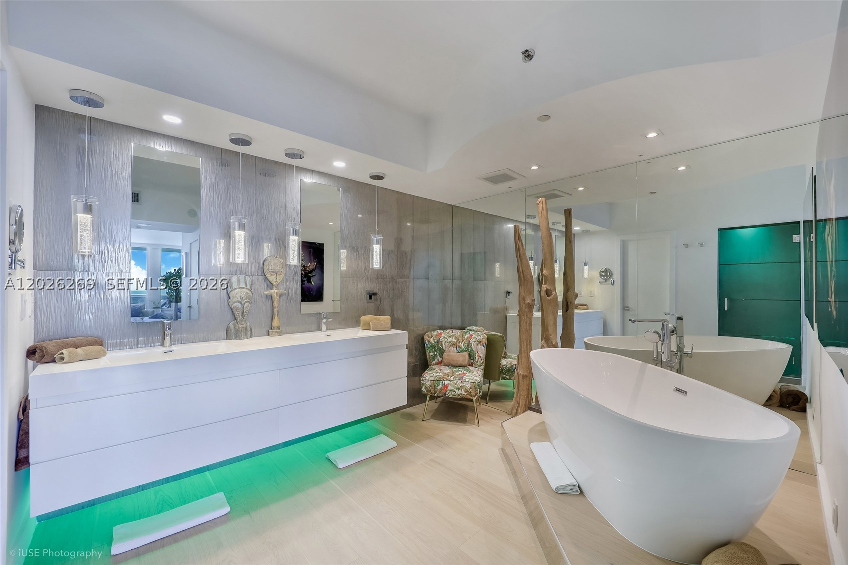 400 Alton Rd #1506, Miami Beach FL 33139