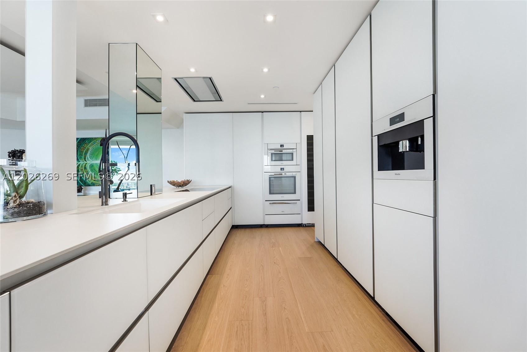 400 Alton Rd #1506, Miami Beach FL 33139