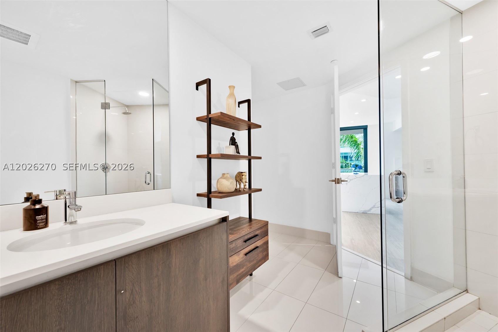 121 NE 34th St #L304, Miami FL 33137
