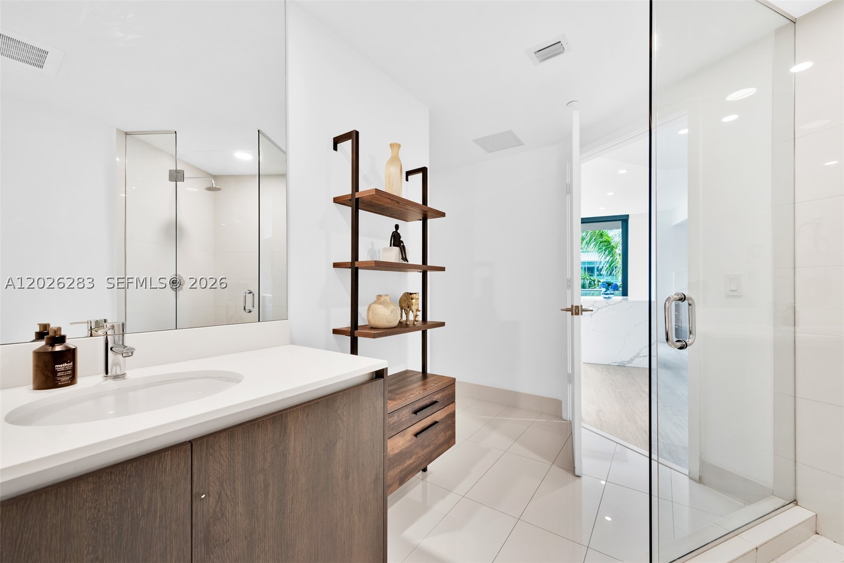 121 NE 34th St #L304, Miami FL 33137