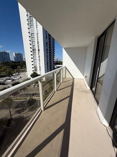 3701 N Country Club Dr #706, Aventura FL 33180